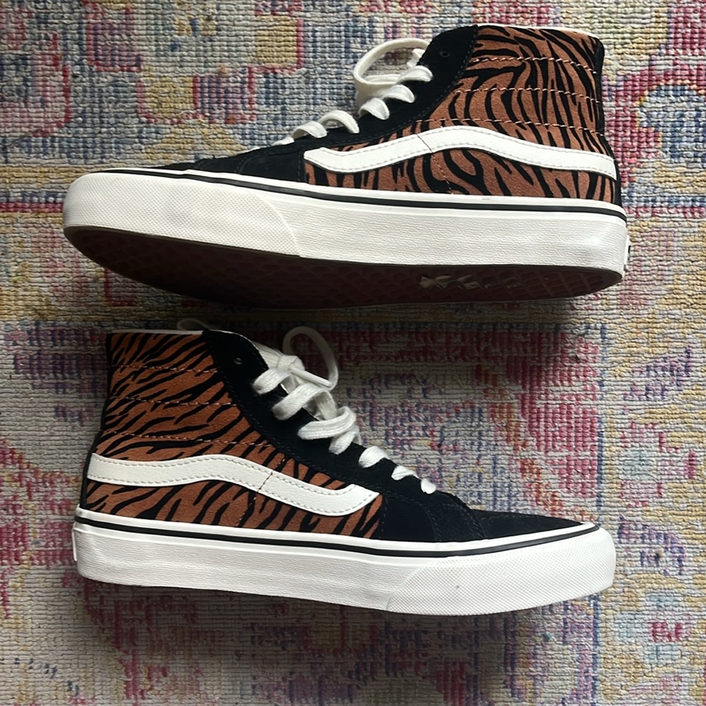 Van’s Skater Hi-Top - Black with Cheetah Animal Print